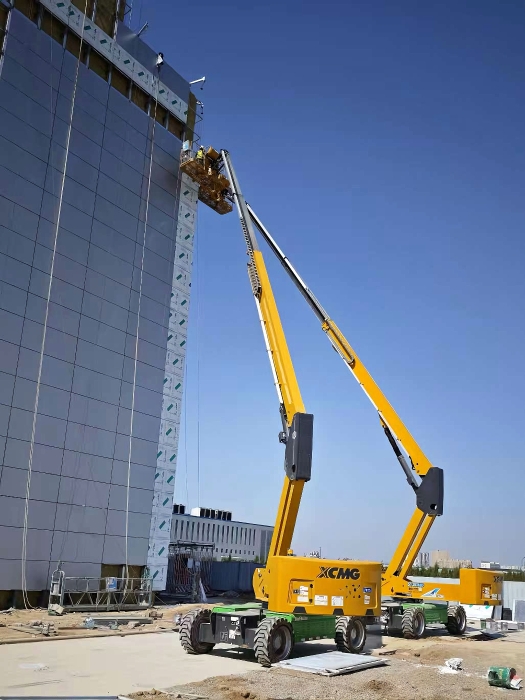 智慧物流中心外立面零碳施工，徐工XGS28ACK-Li成绿色施工密钥