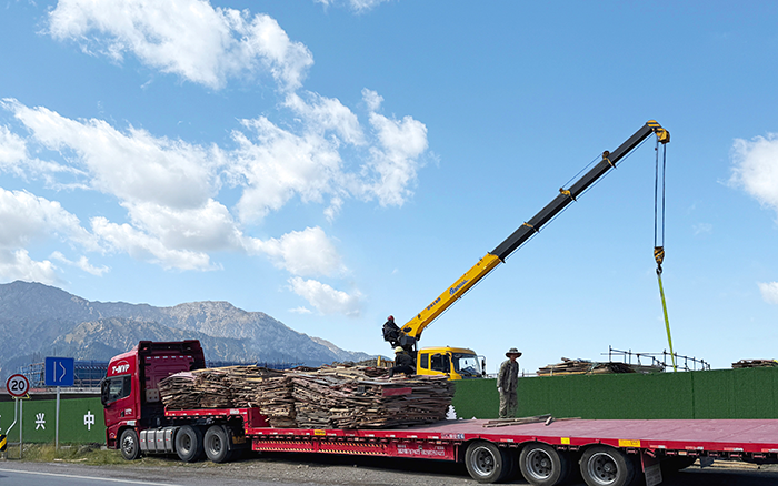 徐工 “钢铁力士” 亮剑西北，硬核吊装火力全开