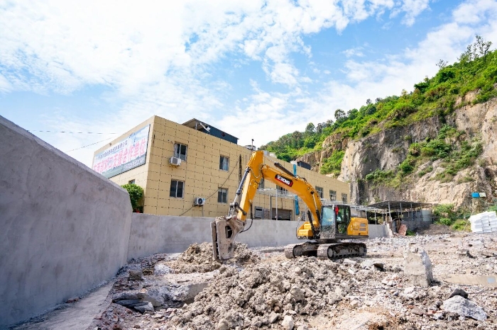 从修理工转型当老板，徐工XE200GA“闭眼入”！