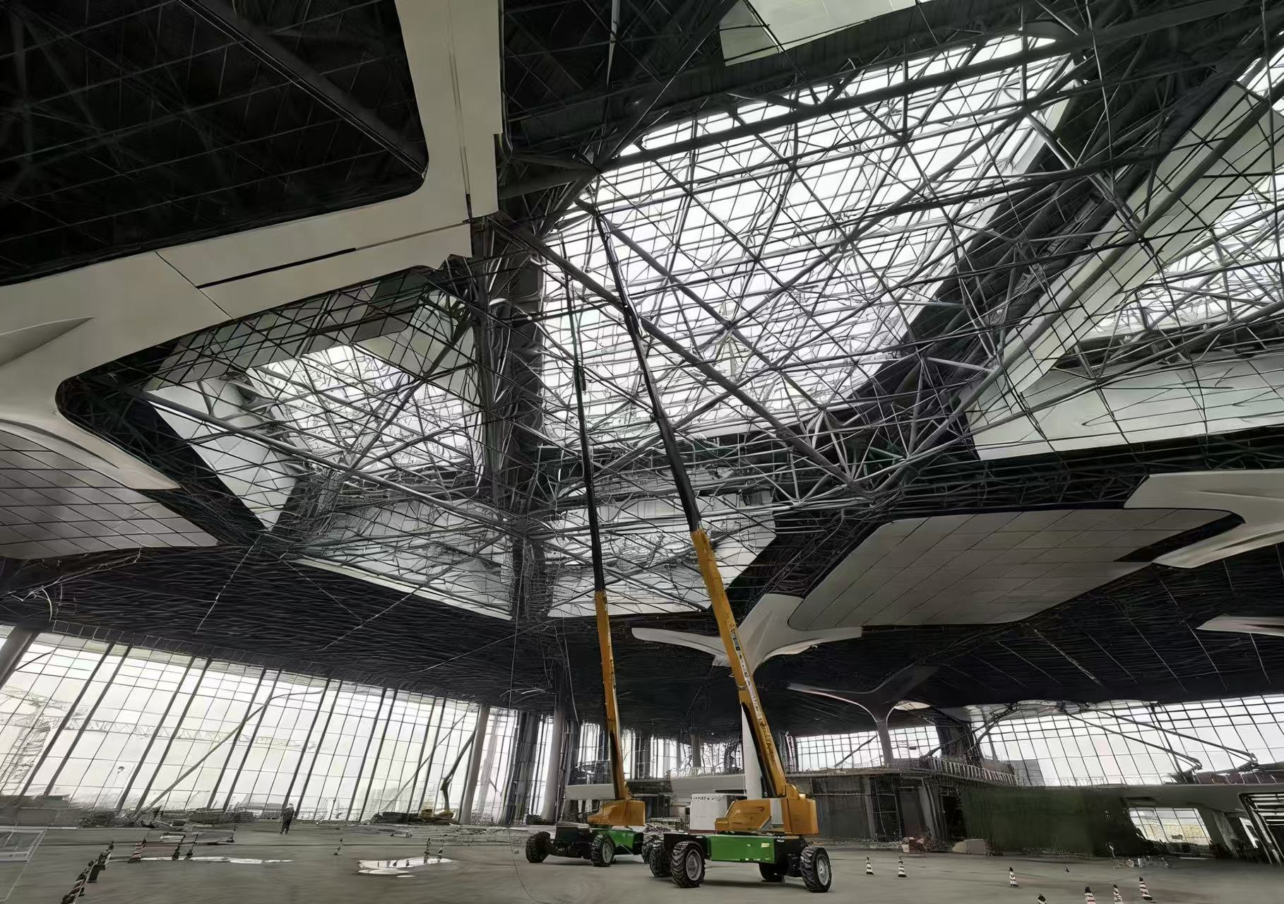 徐工群车助力枢纽能级跃升、“城市客厅”上新！